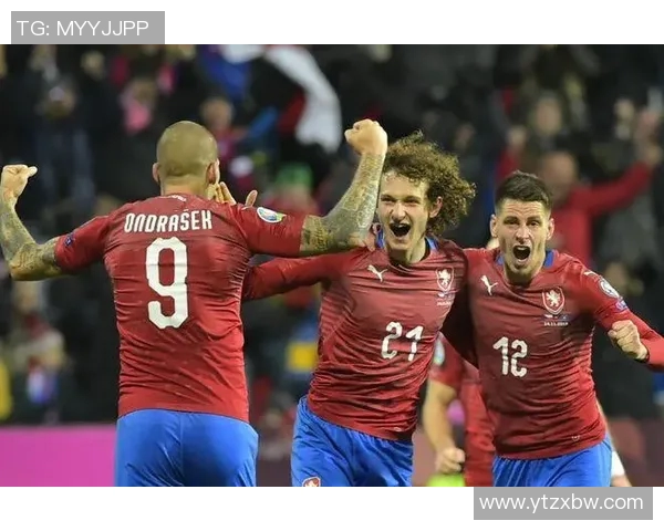 杭州网球队在欧锦赛积分榜上以71分稳居第一名展现强劲实力 杭州网球队在欧锦赛积分榜上以71分稳居第一名展现强劲实力